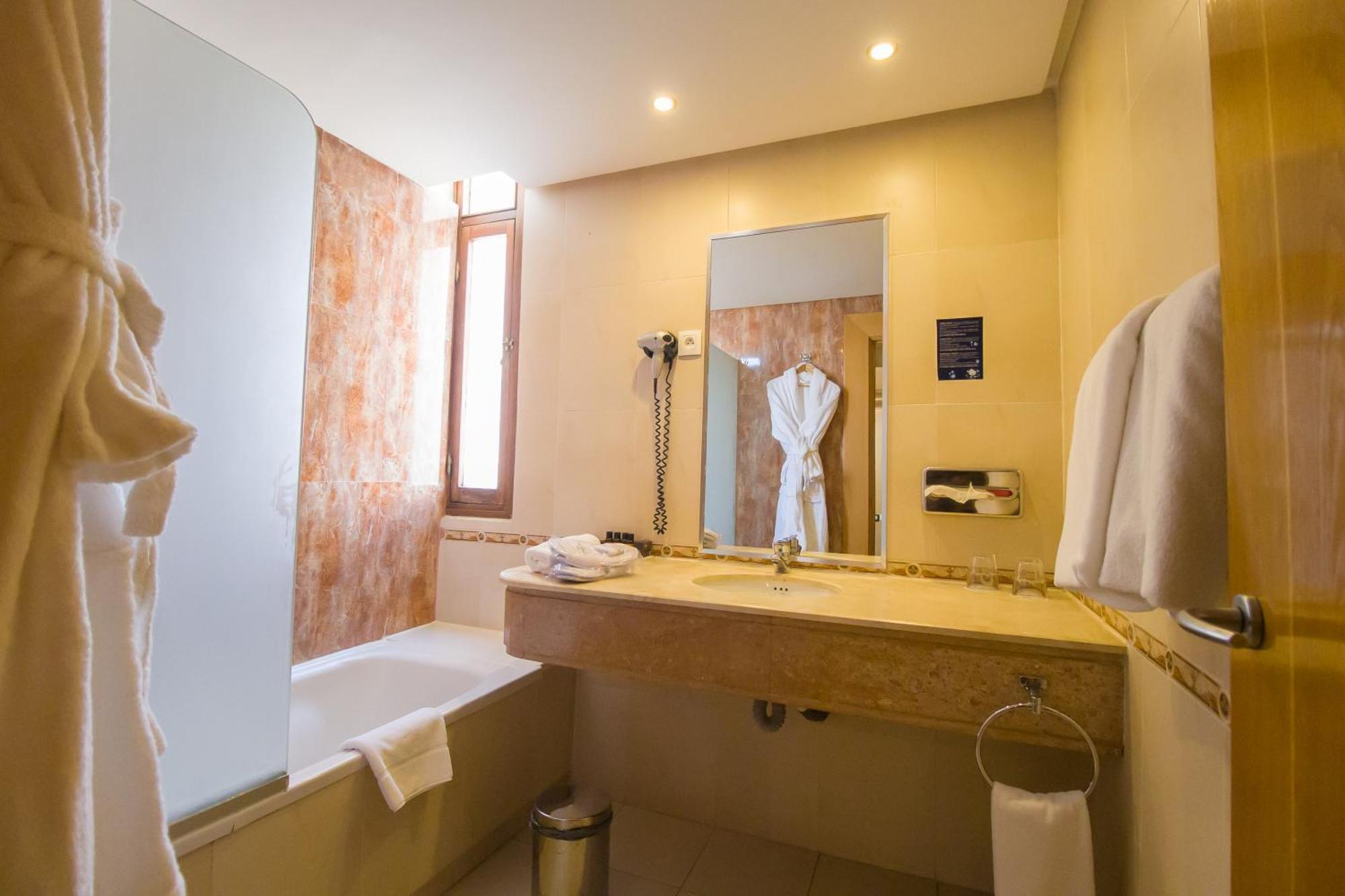 Standard Single Room,1625480931:JPEG